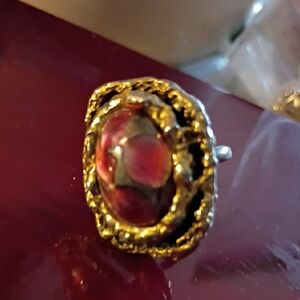 Elegant Gold and Red Women's Ring